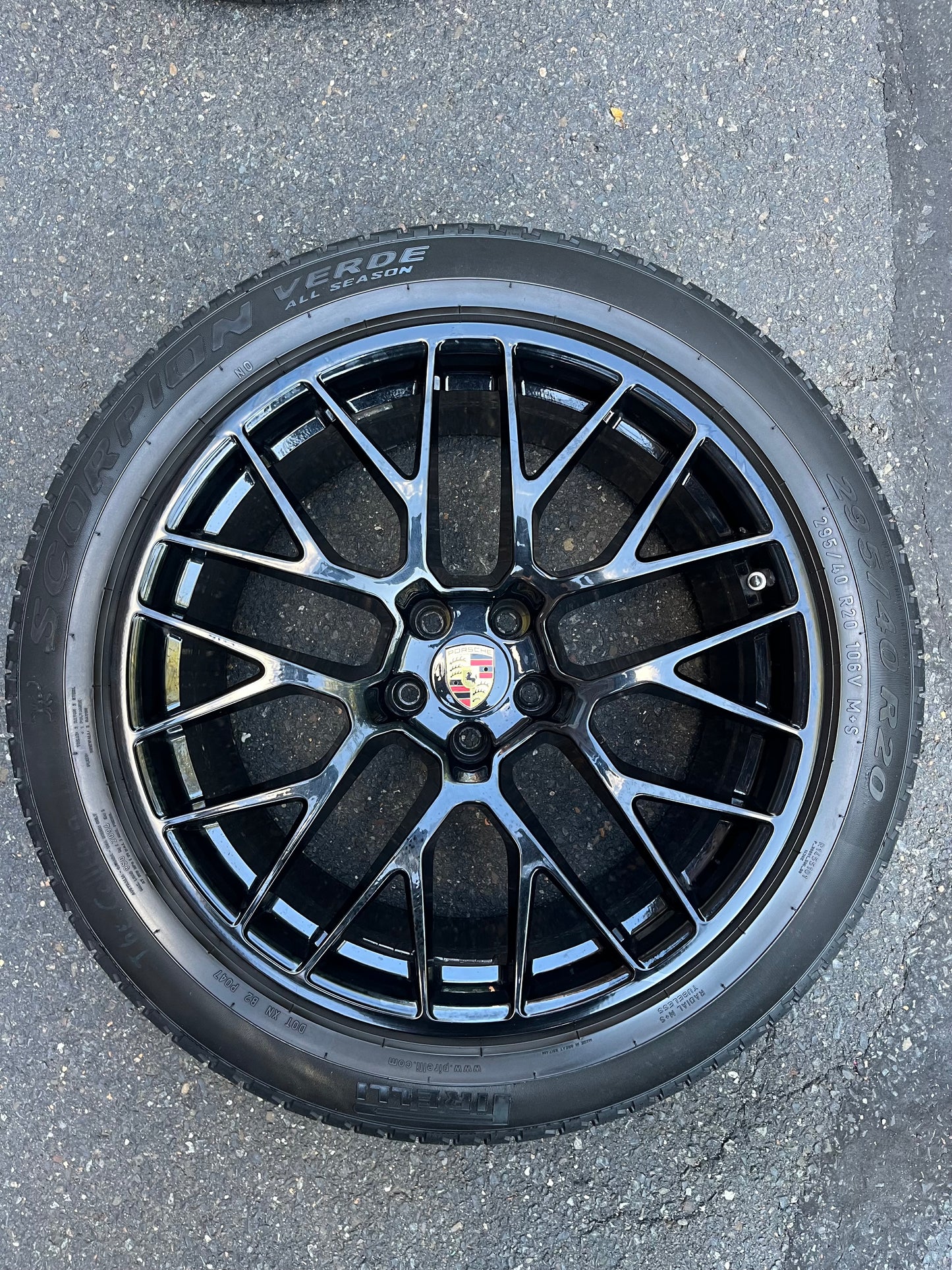 OEM Porsche Macan Gloss Black 20” Original RS Spyder Wheels / Rims & Tires
