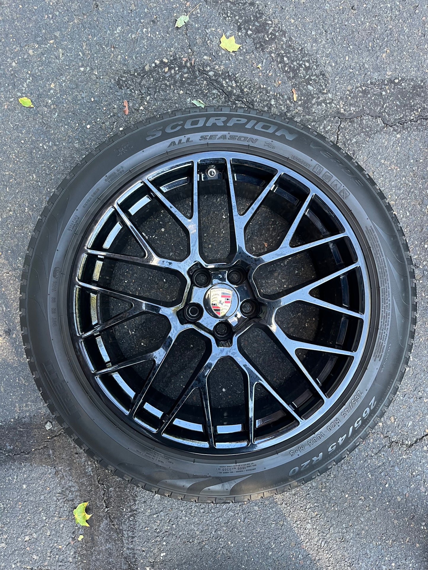 OEM Porsche Macan Gloss Black 20” Original RS Spyder Wheels / Rims & Tires