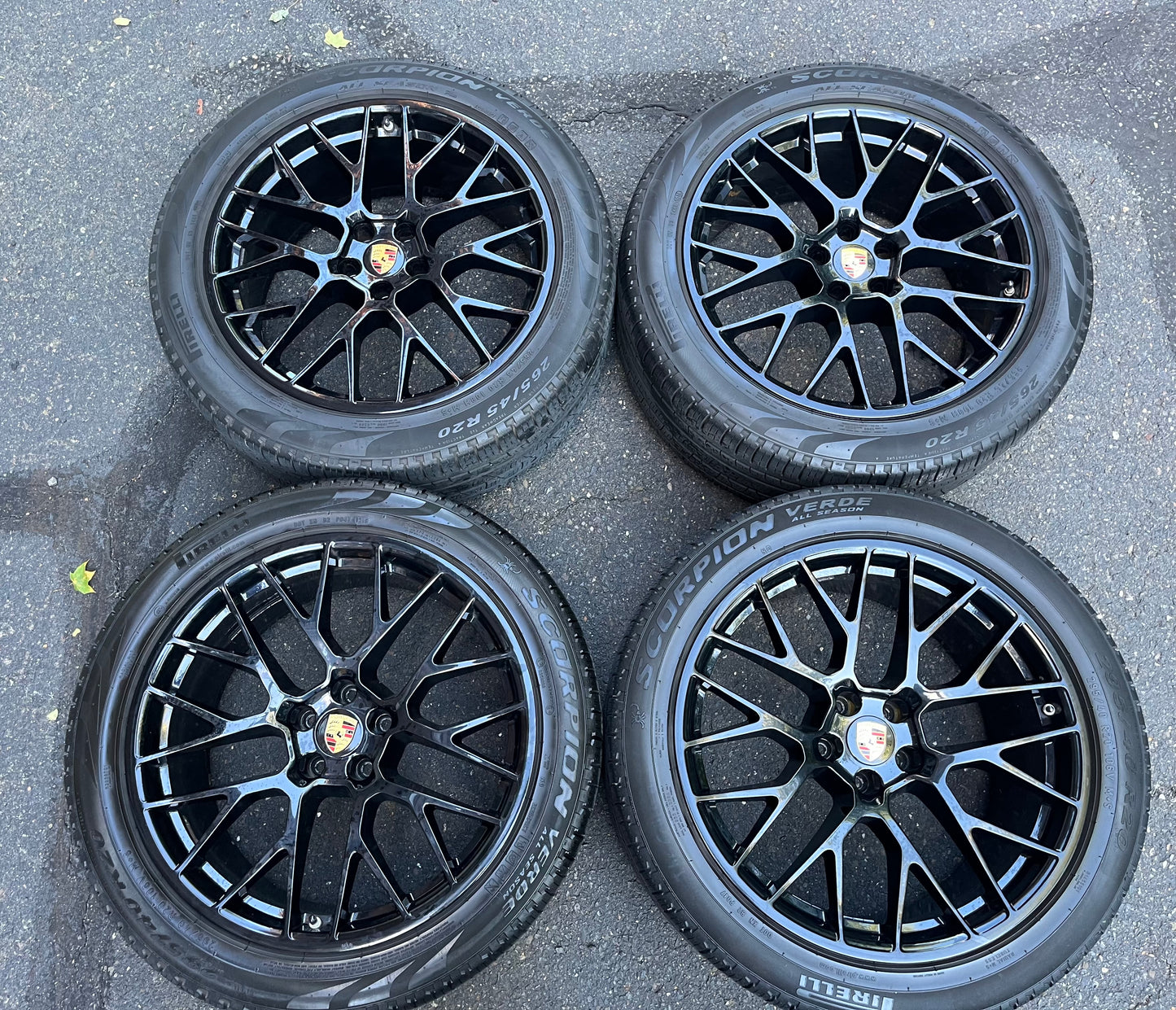 OEM Porsche Macan Gloss Black 20” Original RS Spyder Wheels / Rims & Tires