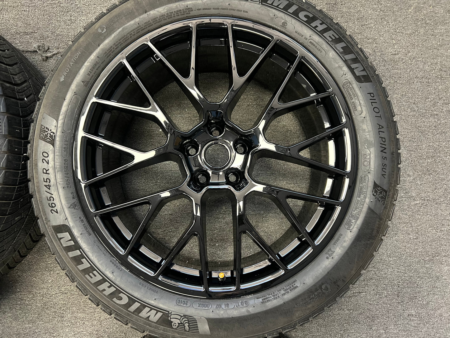 OEM Porsche Macan 20” Spyders - Choose your Color, Tire Options