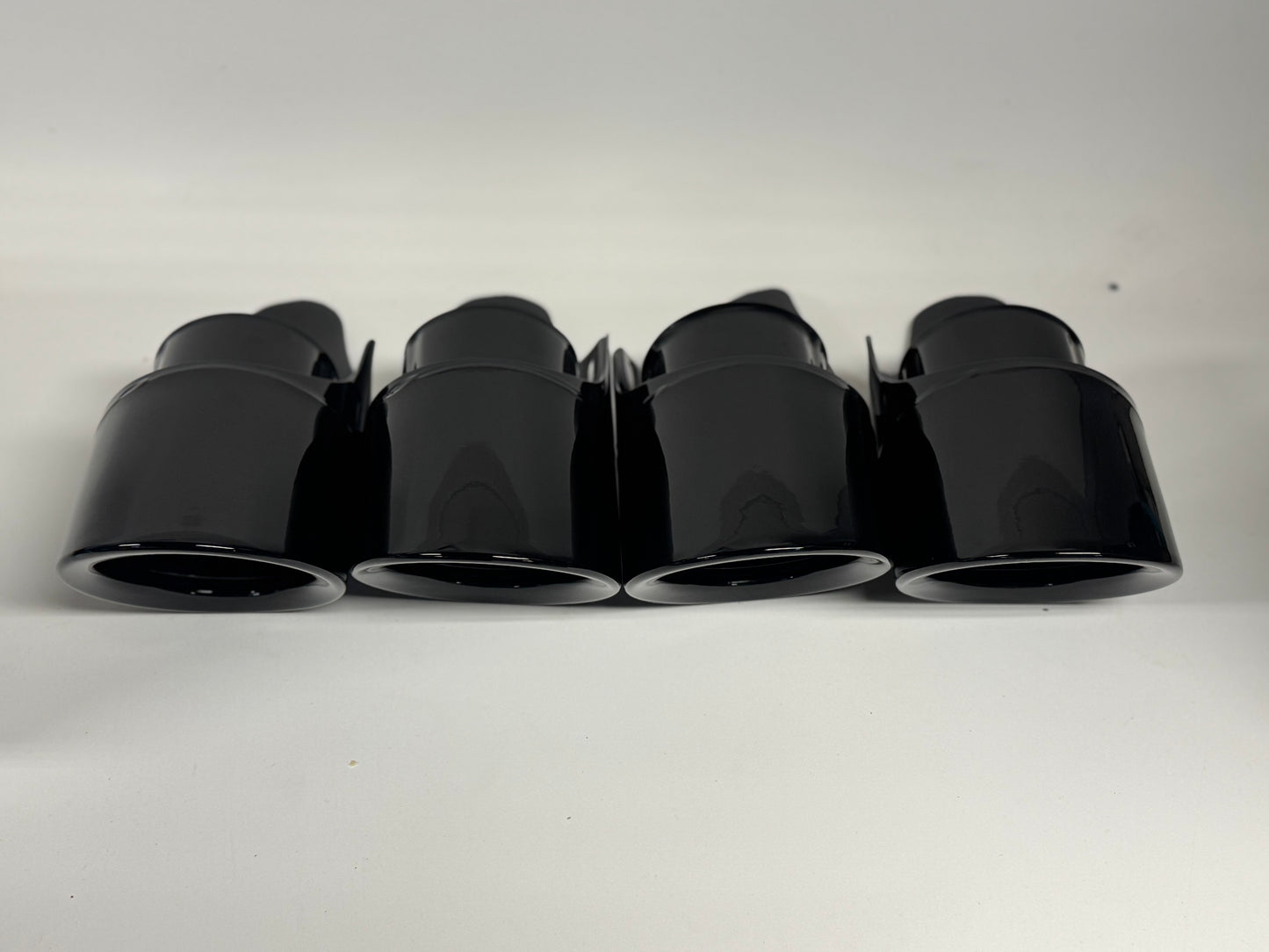 OEM Macan Gloss Black Sport Exhaust Tips: 2015-2021 Base & S