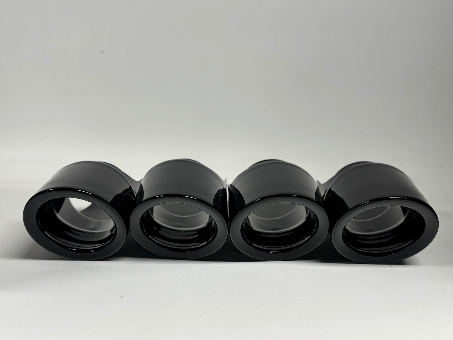 OEM Macan Gloss Black Sport Exhaust Tips: 2015-2021 Base & S