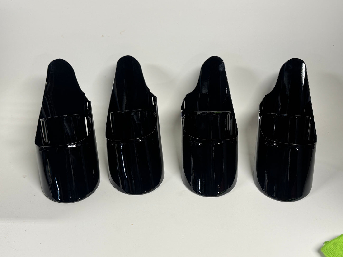 OEM Macan Gloss Black Sport Exhaust Tips: 2015-2021 Base & S